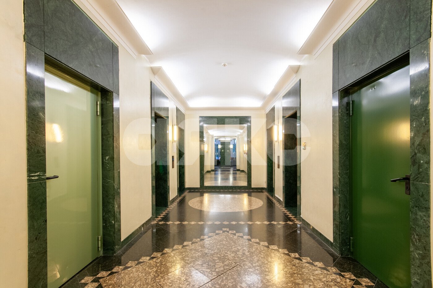 Фото №34: 4-комнатная квартира <span class="whitespace-nowrap">292 м²</span>, <span class="whitespace-nowrap">5/17 эт.</span> - Москва, ул. Новый Арбат, 29