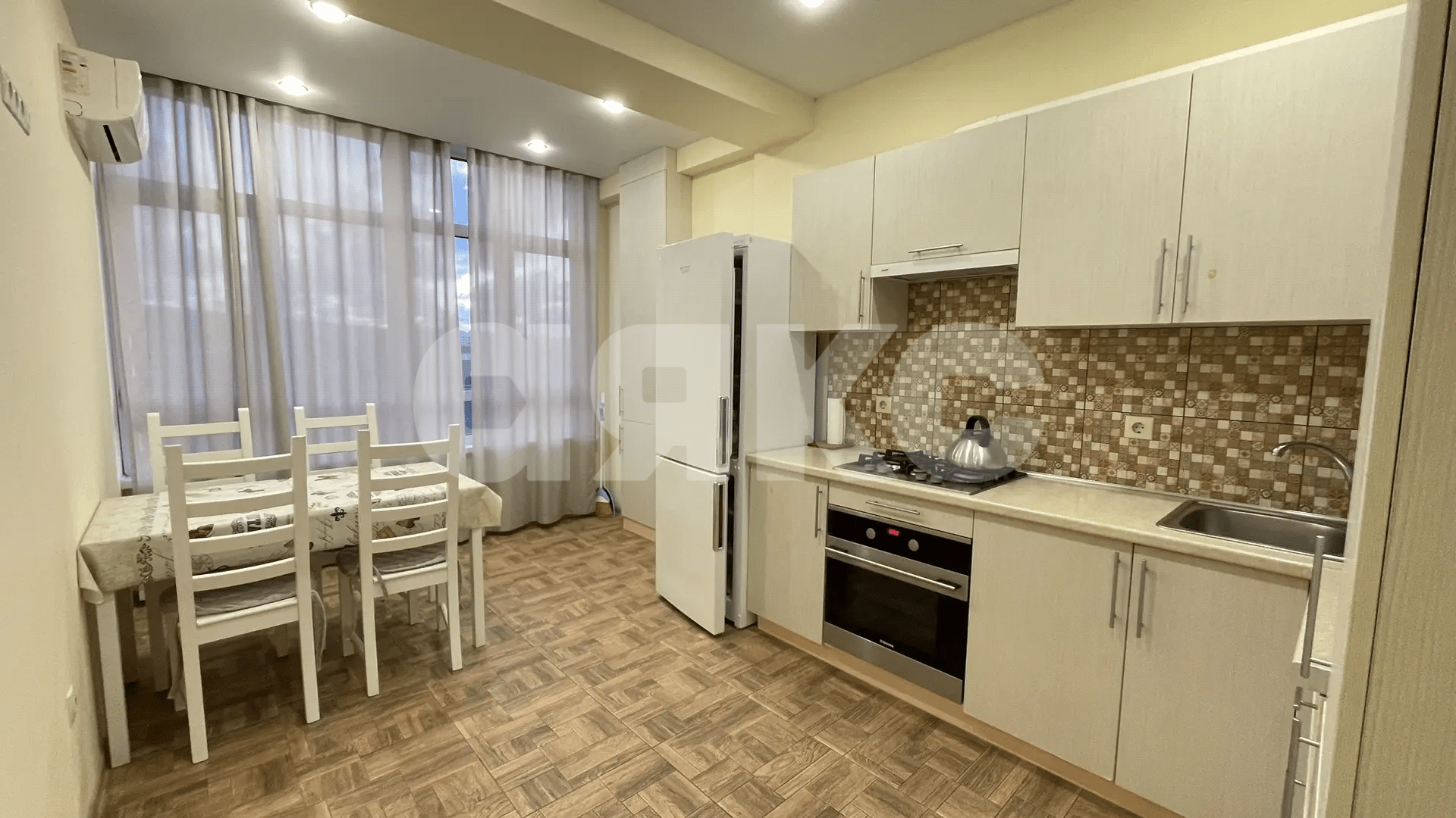 Фото №4: 2-комнатная квартира <span class="whitespace-nowrap">58 м²</span>, <span class="whitespace-nowrap">4/5 эт.</span> - Геленджик, мкр. 5-й, ул. Прасковеевская, 7