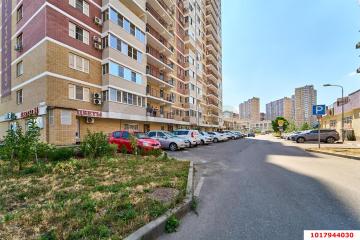 Фото №1: 2-комнатная квартира <span class="whitespace-nowrap">56 м²</span>, <span class="whitespace-nowrap">19/20 эт.</span> - Краснодар, мкр. жилой комплекс Почтовый, пр-кт имени писателя Знаменского, 32