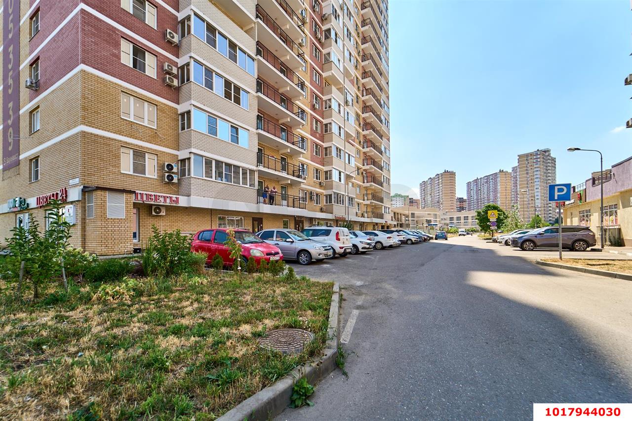 Фото №1: 2-комнатная квартира <span class="whitespace-nowrap">60 м²</span>, <span class="whitespace-nowrap">19/20 эт.</span> - Краснодар, Карасунский внутригородской округ, Почтовый, мкр. жилой комплекс Почтовый, пр-кт имени писателя Знаменского, 32