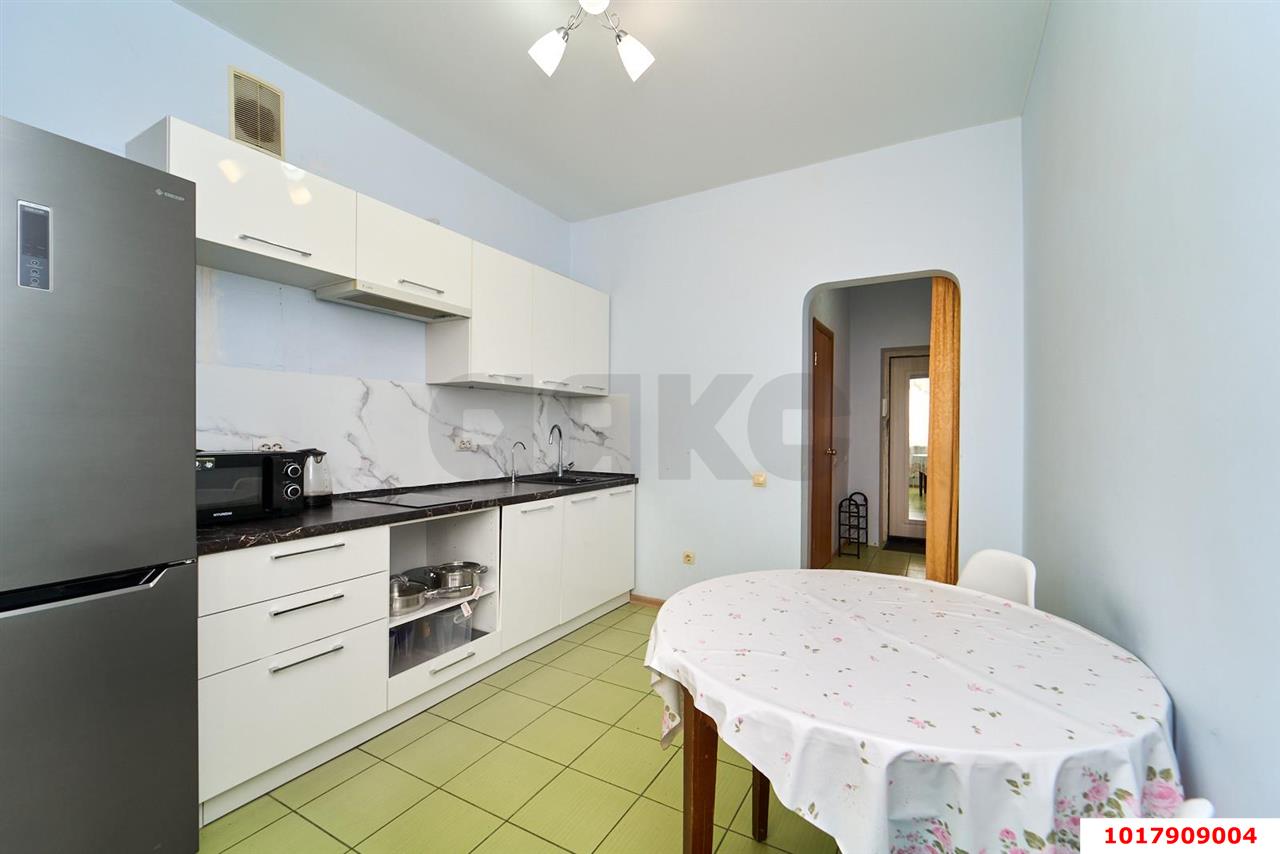 Фото №2: 1-комнатная квартира <span class="whitespace-nowrap">36 м²</span>, <span class="whitespace-nowrap">4/5 эт.</span> - Краснодар, Прикубанский внутригородской округ, мкр. жилой комплекс Краснодарский, ул. Краеведа Соловьёва, 2к1