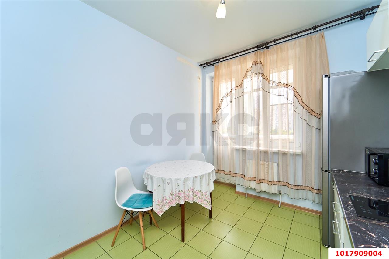 Фото №4: 1-комнатная квартира <span class="whitespace-nowrap">36 м²</span>, <span class="whitespace-nowrap">4/5 эт.</span> - Краснодар, Прикубанский внутригородской округ, мкр. жилой комплекс Краснодарский, ул. Краеведа Соловьёва, 2к1