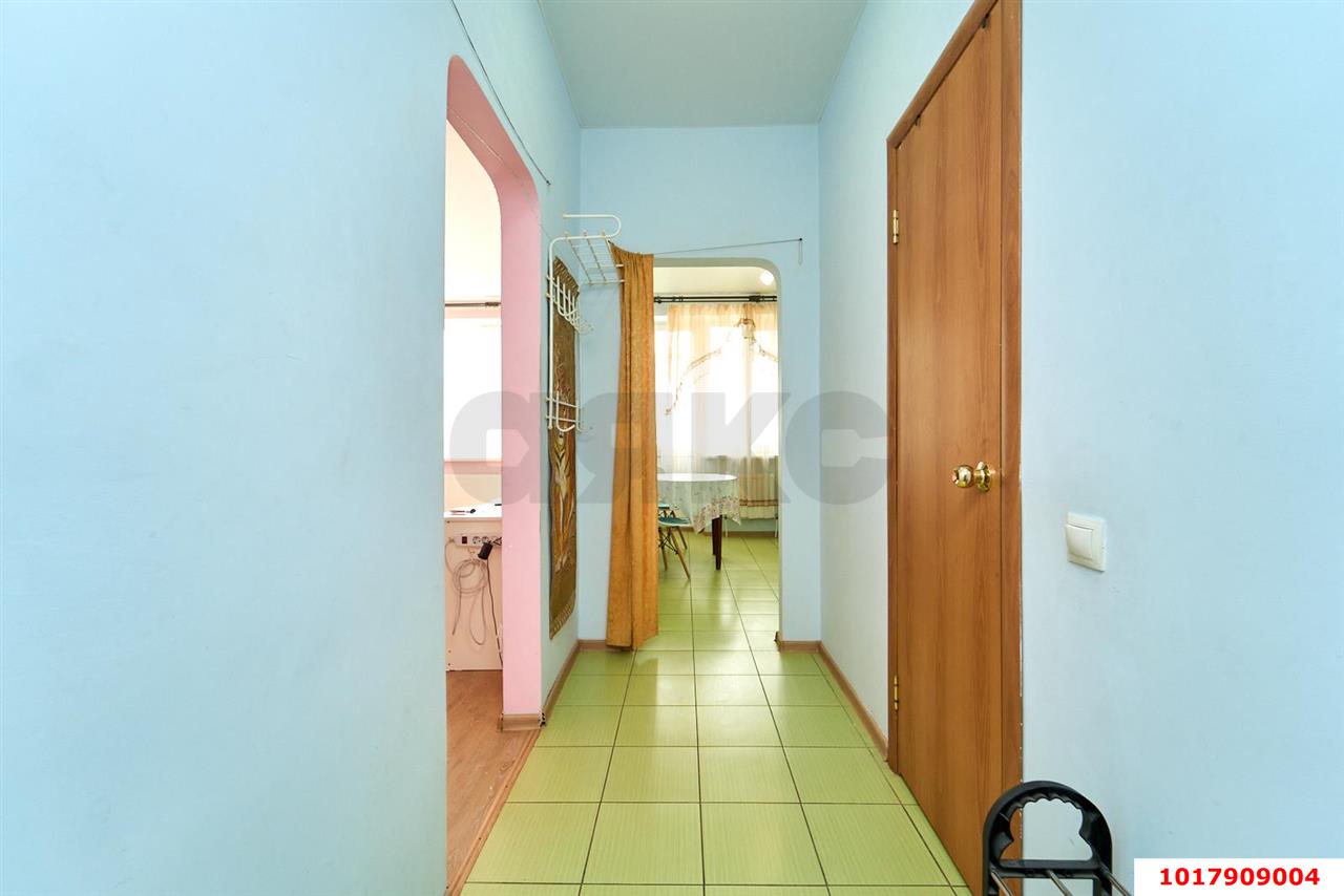 Фото №11: 1-комнатная квартира <span class="whitespace-nowrap">36 м²</span>, <span class="whitespace-nowrap">4/5 эт.</span> - Краснодар, Прикубанский внутригородской округ, мкр. жилой комплекс Краснодарский, ул. Краеведа Соловьёва, 2к1