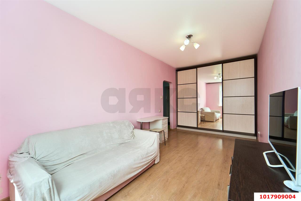 Фото №7: 1-комнатная квартира <span class="whitespace-nowrap">36 м²</span>, <span class="whitespace-nowrap">4/5 эт.</span> - Краснодар, Прикубанский внутригородской округ, мкр. жилой комплекс Краснодарский, ул. Краеведа Соловьёва, 2к1