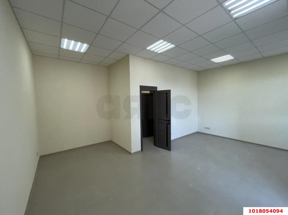 Фото №5: Торговое помещение <span class="whitespace-nowrap">34 м²</span>, <span class="whitespace-nowrap">1/9 эт.</span> - Краснодар, Прикубанский внутригородской округ, мкр. жилой комплекс Новые Сезоны, ул. Скандинавская, 1к4