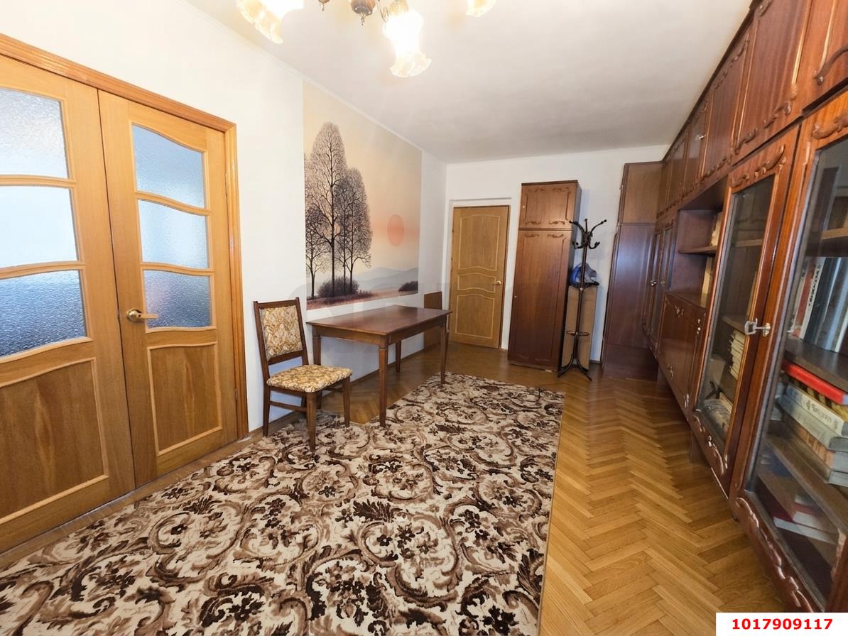 Фото №7: 2-комнатная квартира <span class="whitespace-nowrap">90 м²</span>, <span class="whitespace-nowrap">7/10 эт.</span> - Краснодар, Западный внутригородской округ, мкр. Юбилейный, пр-кт Чекистов, 28