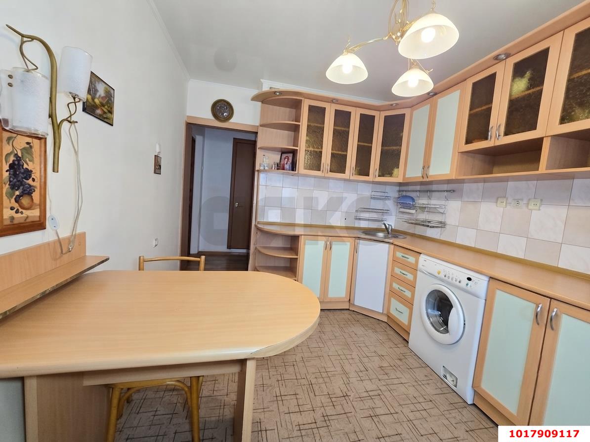 Фото №6: 2-комнатная квартира <span class="whitespace-nowrap">90 м²</span>, <span class="whitespace-nowrap">7/10 эт.</span> - Краснодар, Западный внутригородской округ, мкр. Юбилейный, пр-кт Чекистов, 28