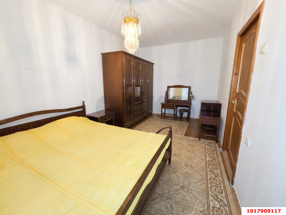 Фото №4: 2-комнатная квартира <span class="whitespace-nowrap">90 м²</span>, <span class="whitespace-nowrap">7/10 эт.</span> - Краснодар, Западный внутригородской округ, мкр. Юбилейный, пр-кт Чекистов, 28
