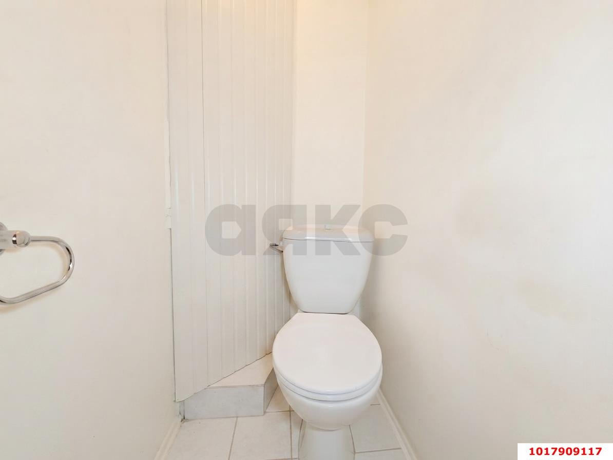 Фото №10: 2-комнатная квартира <span class="whitespace-nowrap">90 м²</span>, <span class="whitespace-nowrap">7/10 эт.</span> - Краснодар, Западный внутригородской округ, мкр. Юбилейный, пр-кт Чекистов, 28
