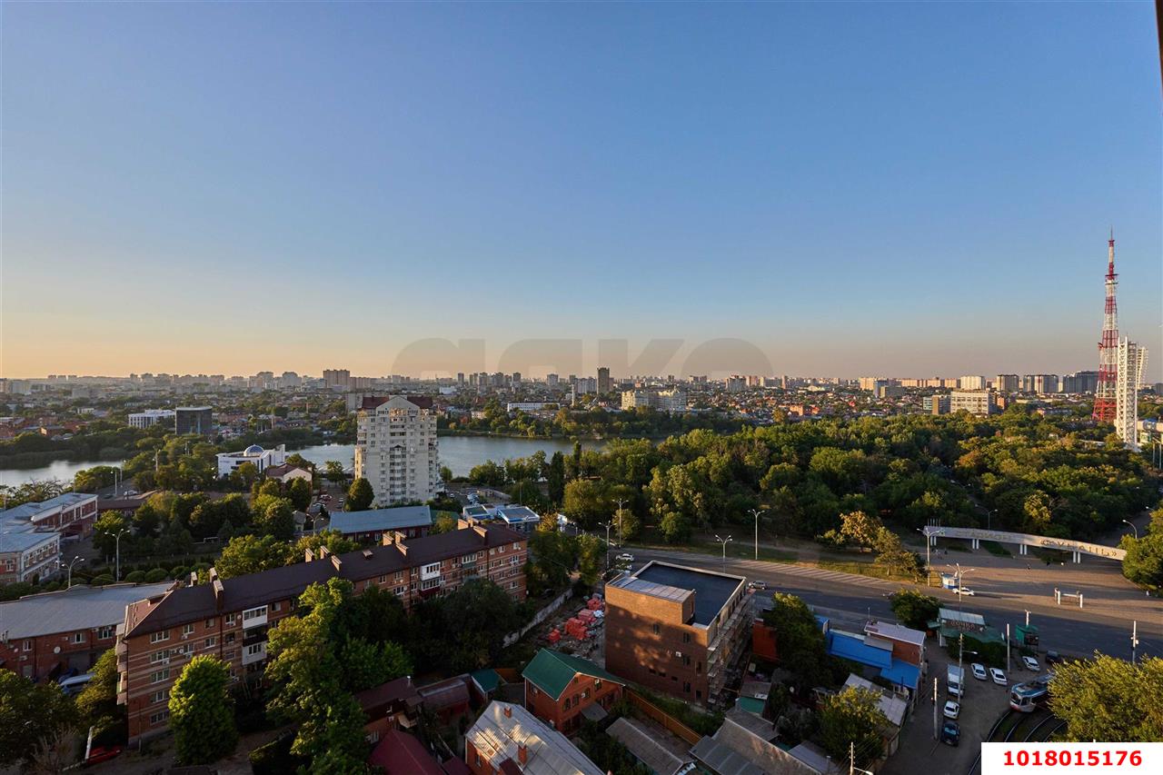 Фото №11: 3-комнатная квартира <span class="whitespace-nowrap">105 м²</span>, <span class="whitespace-nowrap">17/24 эт.</span> - Краснодар, Центральный внутригородской округ, мкр. Центральный, ул. Железнодорожная, 24