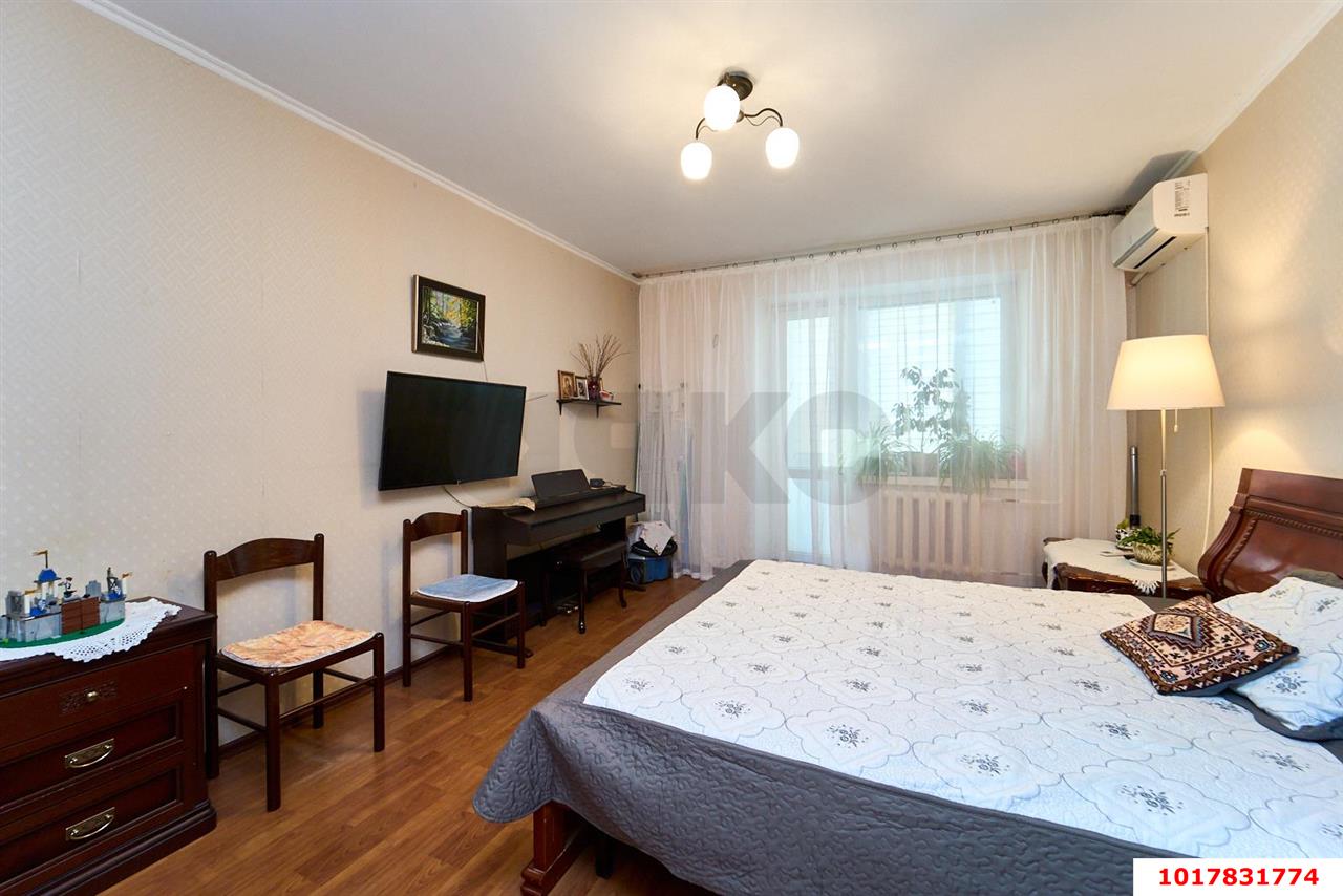 Фото №7: 1-комнатная квартира <span class="whitespace-nowrap">49 м²</span>, <span class="whitespace-nowrap">2/10 эт.</span> - Краснодар, Прикубанский внутригородской округ, мкр. Краевая Клиническая Больница, ул. Российская, 128