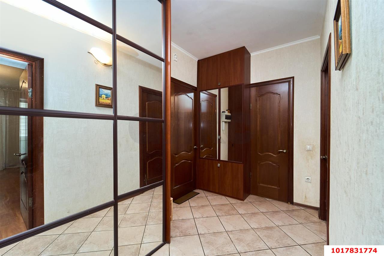 Фото №4: 1-комнатная квартира <span class="whitespace-nowrap">49 м²</span>, <span class="whitespace-nowrap">2/10 эт.</span> - Краснодар, Прикубанский внутригородской округ, мкр. Краевая Клиническая Больница, ул. Российская, 128