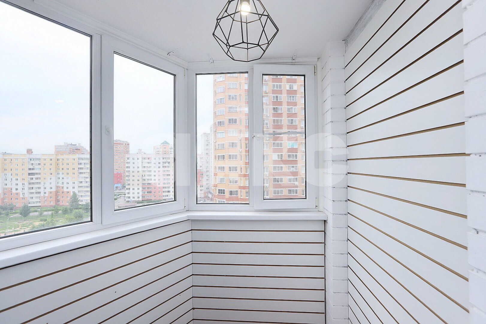 Фото №9: 3-комнатная квартира <span class="whitespace-nowrap">79 м²</span>, <span class="whitespace-nowrap">8/17 эт.</span> - Липецк, Октябрьский округ, мкр. 29-й, ул. И.В. Свиридова, 17