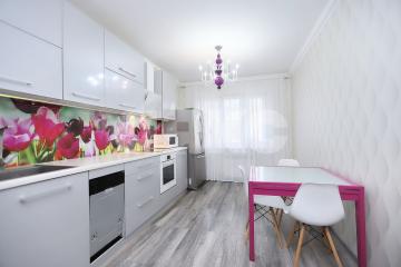 Фото №1: 3-комнатная квартира <span class="whitespace-nowrap">79 м²</span>, <span class="whitespace-nowrap">8/17 эт.</span> - Липецк, мкр. 29-й, ул. И.В. Свиридова, 17