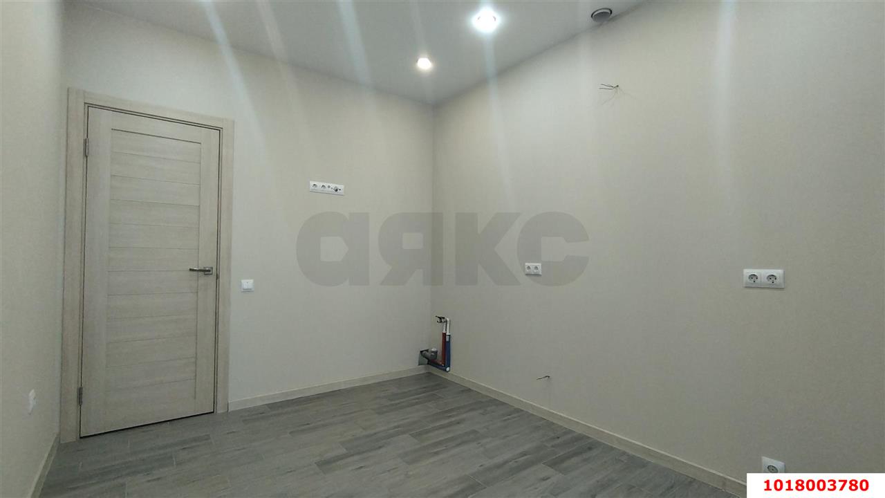 Фото №5: 1-комнатная квартира <span class="whitespace-nowrap">38 м²</span>, <span class="whitespace-nowrap">12/12 эт.</span> - Краснодар, Прикубанский внутригородской округ, мкр. имени Петра Метальникова, ул. Григория Пономаренко, 43