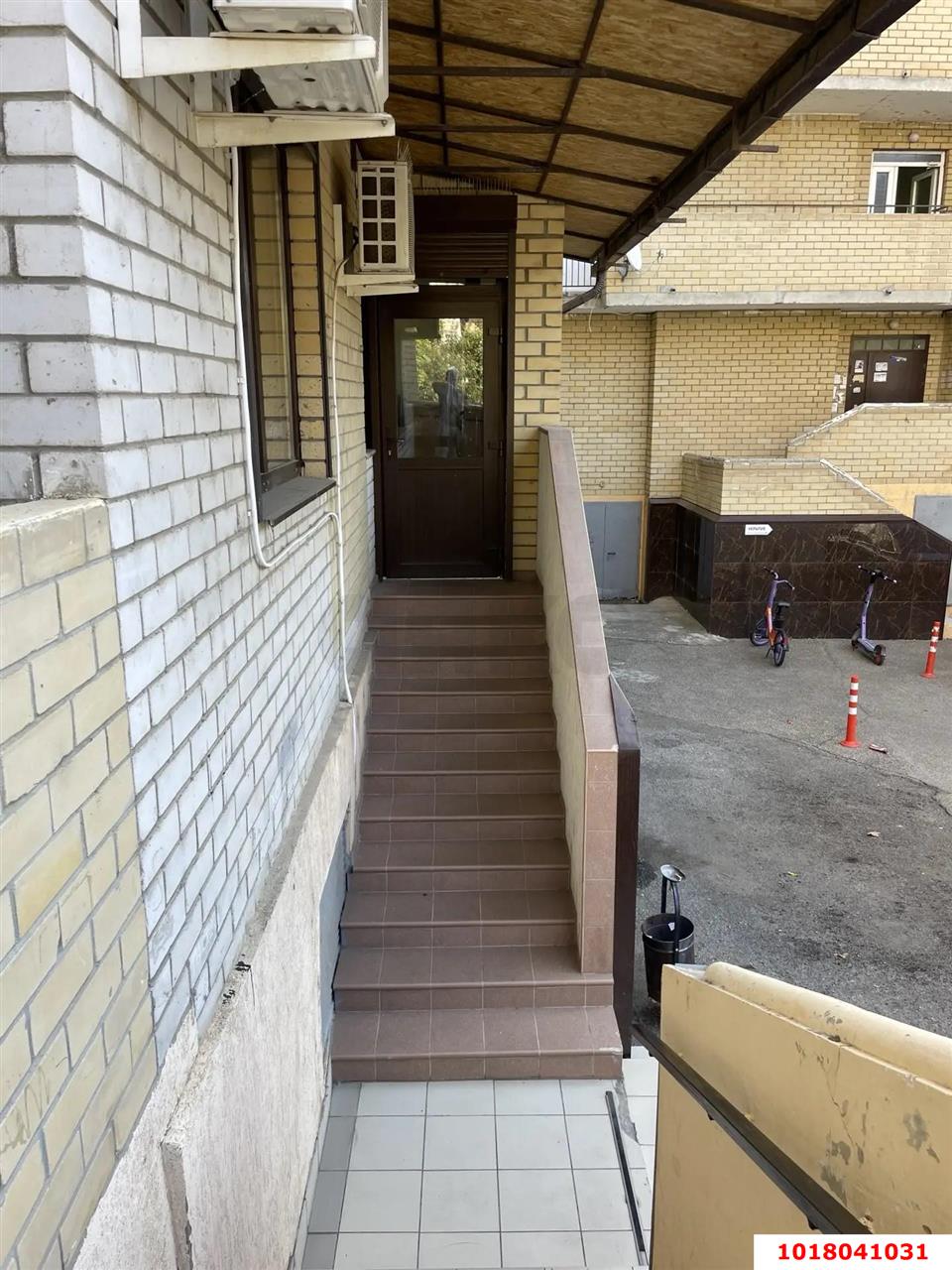 Фото №6: Торговое помещение <span class="whitespace-nowrap">50 м²</span>, <span class="whitespace-nowrap">1/12 эт.</span> - Краснодар, Западный внутригородской округ, мкр. Юбилейный, ул. Бульварное Кольцо, 7