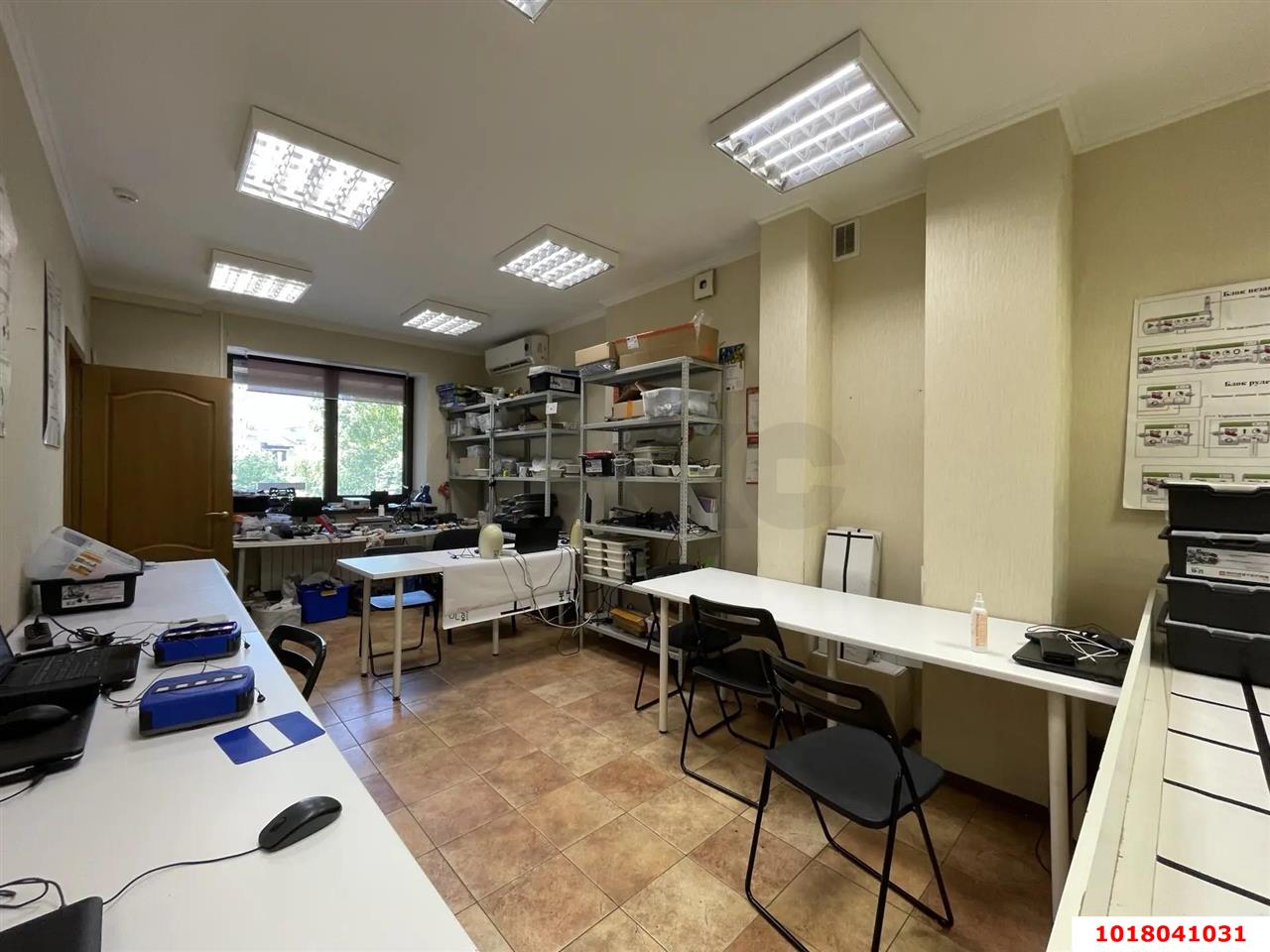 Фото №5: Торговое помещение <span class="whitespace-nowrap">50 м²</span>, <span class="whitespace-nowrap">1/12 эт.</span> - Краснодар, Западный внутригородской округ, мкр. Юбилейный, ул. Бульварное Кольцо, 7