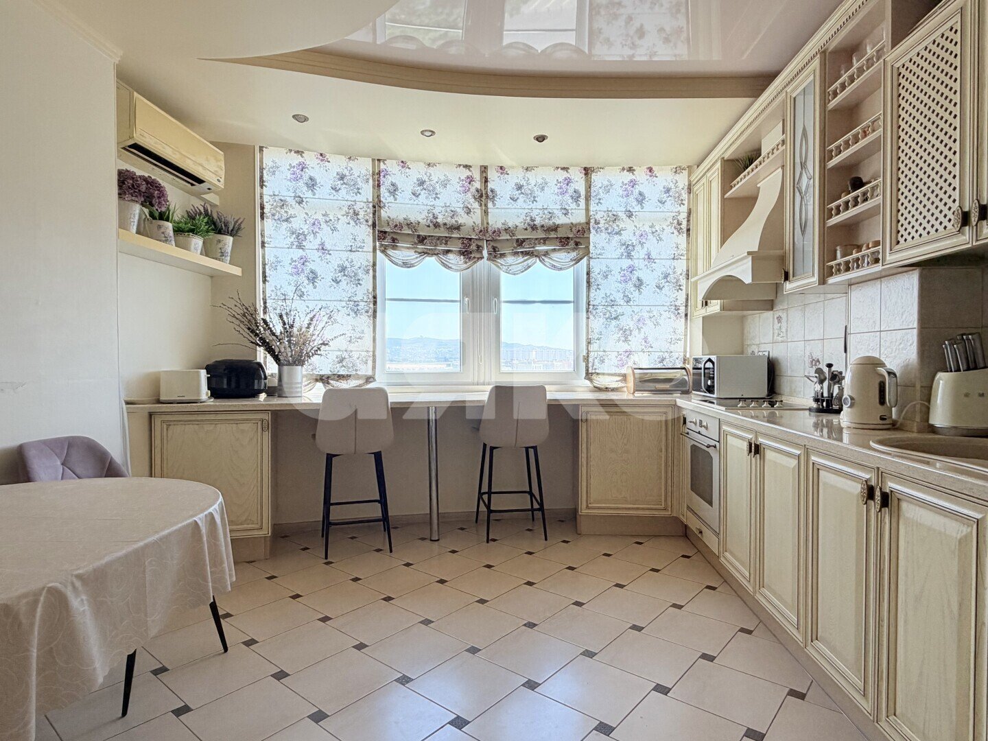 Фото №7: 4-комнатная квартира <span class="whitespace-nowrap">155 м²</span>, <span class="whitespace-nowrap">12/12 эт.</span> - Анапа, мкр. Алексеевка, ул. Анапское шоссе, 1Г