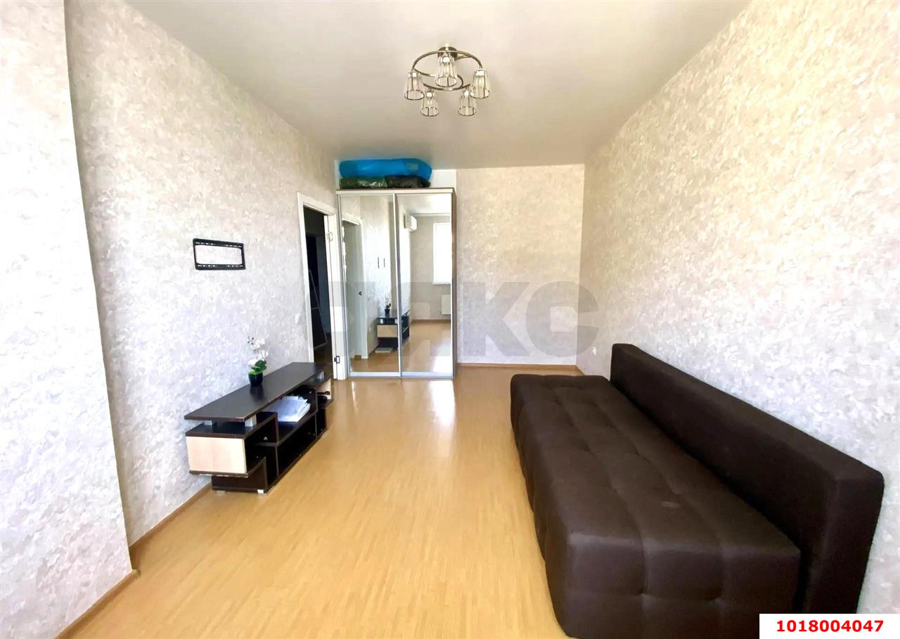 Фото №2: 1-комнатная квартира <span class="whitespace-nowrap">41 м²</span>, <span class="whitespace-nowrap">15/16 эт.</span> - Краснодар, Прикубанский внутригородской округ, мкр. Восточно-Кругликовский, ул. Черкасская, 71/1к1