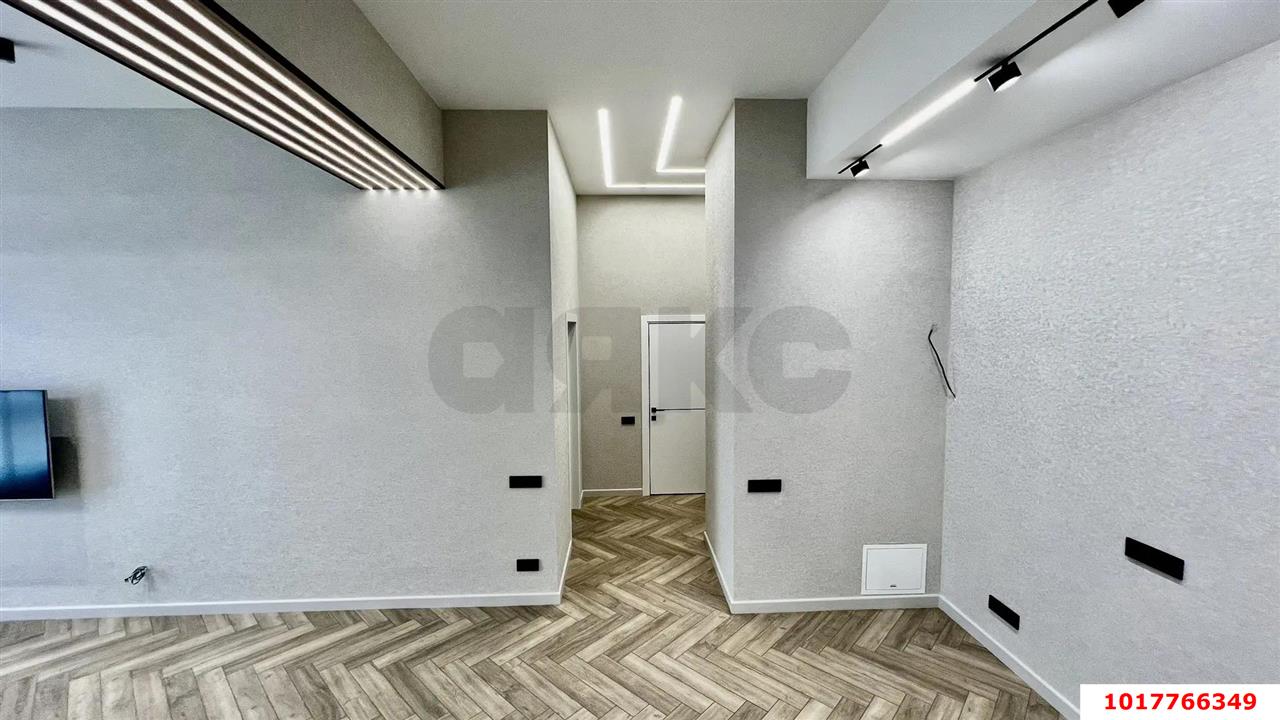 Фото №2: 1-комнатная квартира <span class="whitespace-nowrap">65 м²</span>, <span class="whitespace-nowrap">10/15 эт.</span> - Краснодар, Прикубанский внутригородской округ, Завод Измерительных Приборов, мкр. ЖК Девелопмент Плаза, ул. имени 40-летия Победы, 33Г