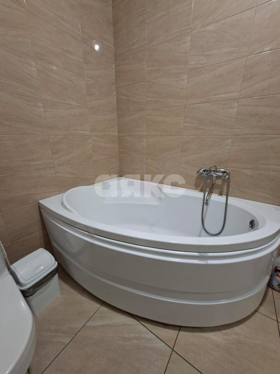Фото №10: 2-комнатная квартира <span class="whitespace-nowrap">50 м²</span>, <span class="whitespace-nowrap">2/6 эт.</span> - Геленджик, Толстый Мыс, мкр. ЖК Черноморский-2, ул. Крымская, 22к14