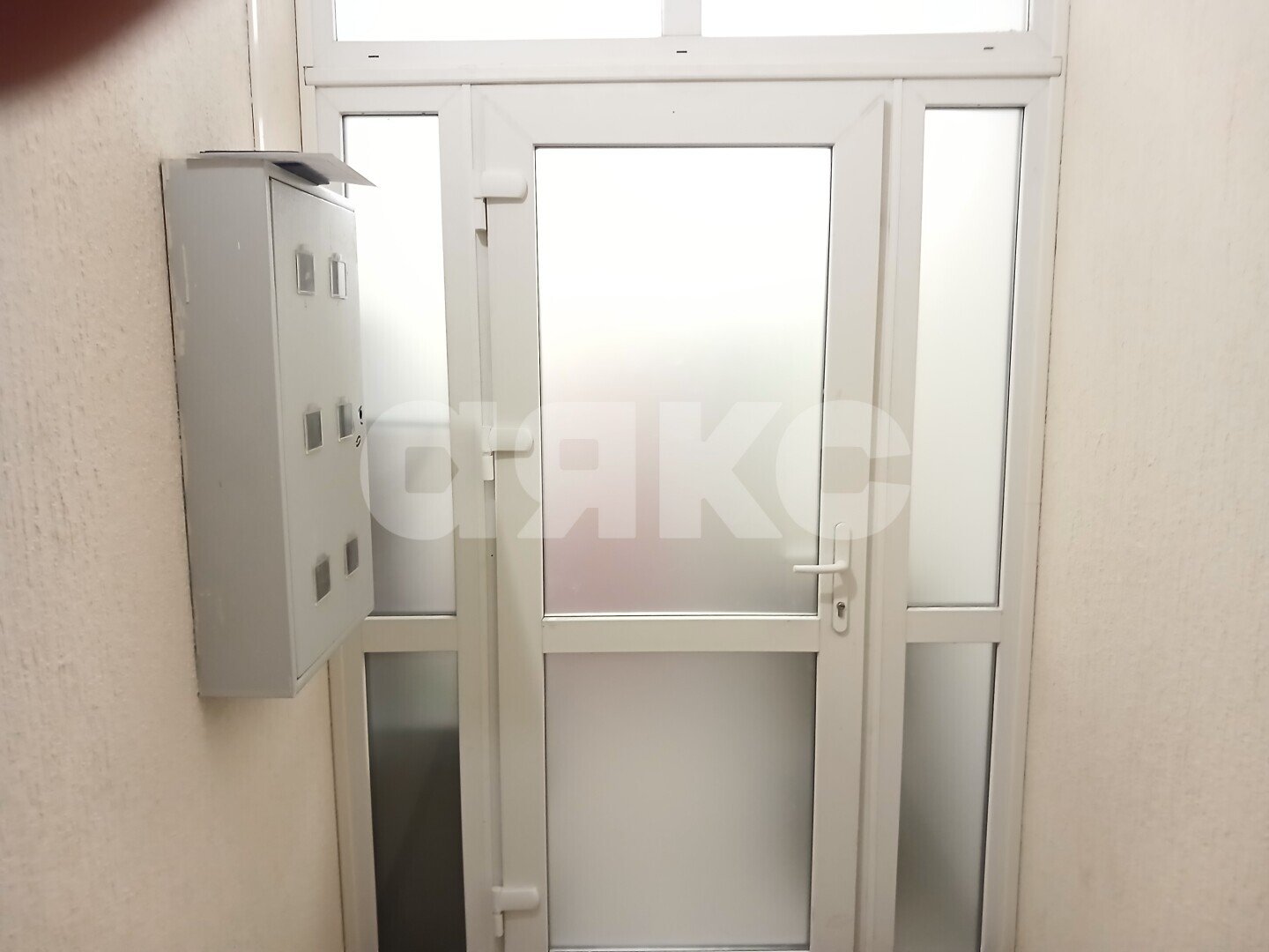 Фото №2: 2-комнатная квартира <span class="whitespace-nowrap">58 м²</span>, <span class="whitespace-nowrap">1/7 эт.</span> - Геленджик, мкр. 5-й, ул. Прасковеевская, 7