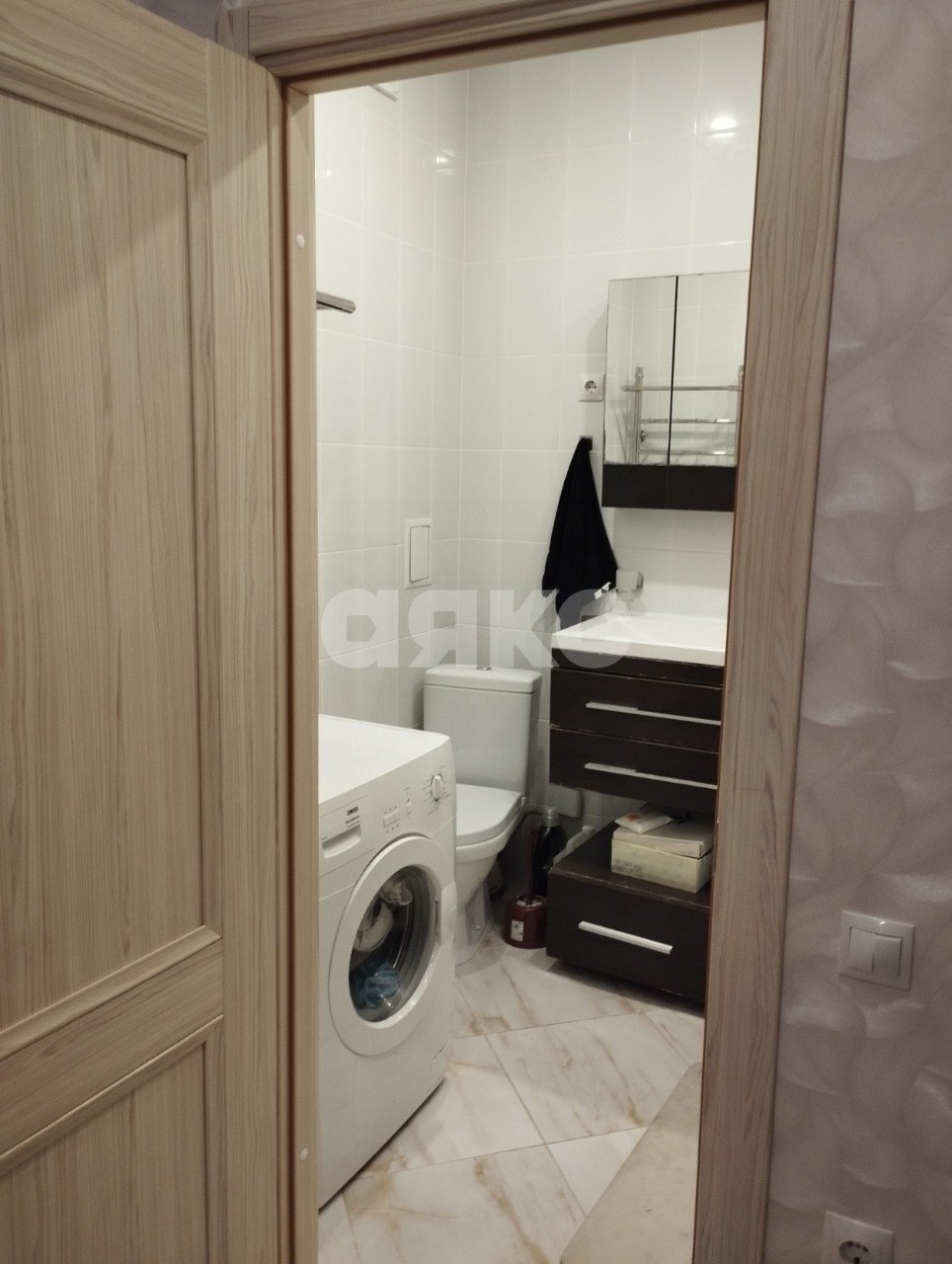 Фото №7: 1-комнатная квартира <span class="whitespace-nowrap">40 м²</span>, <span class="whitespace-nowrap">2/8 эт.</span> - Геленджик, квартал Южный, ЖК Столичный Квартал, мкр. ЖК Жуковский, ул. Витебская, 12к5