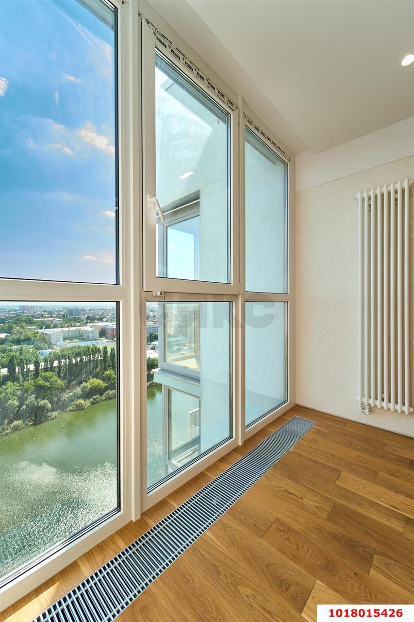 Фото №5: 3-комнатная квартира <span class="whitespace-nowrap">85 м²</span>, <span class="whitespace-nowrap">23/23 эт.</span> - Краснодар, Карасунский внутригородской округ, Черёмушки, мкр. ЖК Дом у Озера, ул. Селезнёва, 104/1
