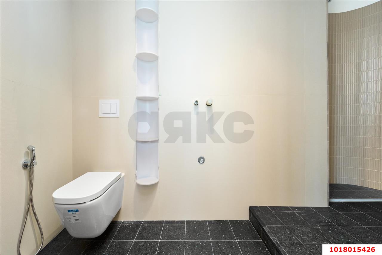 Фото №12: 3-комнатная квартира <span class="whitespace-nowrap">85 м²</span>, <span class="whitespace-nowrap">23/23 эт.</span> - Краснодар, Карасунский внутригородской округ, Черёмушки, мкр. ЖК Дом у Озера, ул. Селезнёва, 104/1
