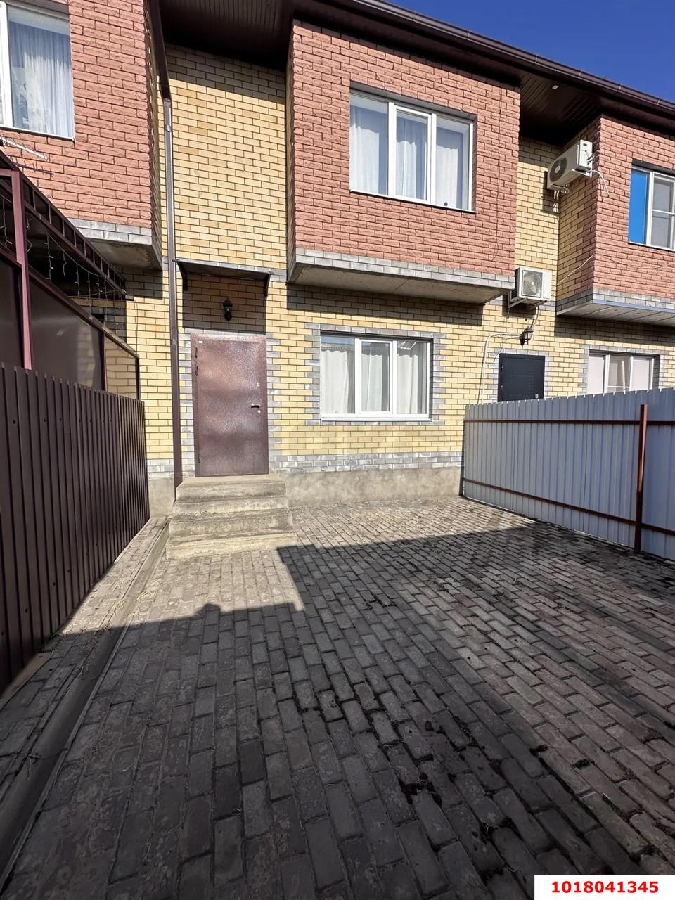 Фото №10: Дом <span class="whitespace-nowrap">90 м²</span> <span class="whitespace-nowrap">+ 1.5 сот.</span>, <span class="whitespace-nowrap">2 эт.</span> - Российский, Прикубанский внутригородской округ, мкр. ЖК Вилла Роз, ул. имени Академика Сахарова, 33к9