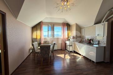 Фото №1: 2-комнатная квартира <span class="whitespace-nowrap">57 м²</span>, <span class="whitespace-nowrap">7/7 эт.</span> - Геленджик, мкр. 5-й, ул. Херсонская, 70