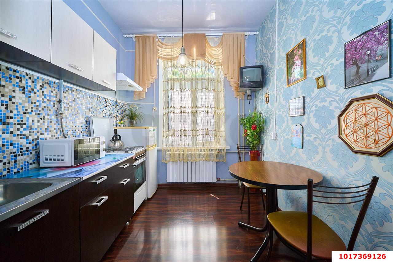 Фото №4: 1-комнатная квартира <span class="whitespace-nowrap">37 м²</span>, <span class="whitespace-nowrap">2/4 эт.</span> - Краснодар, Центральный внутригородской округ, мкр. Центральный, ул. Красная