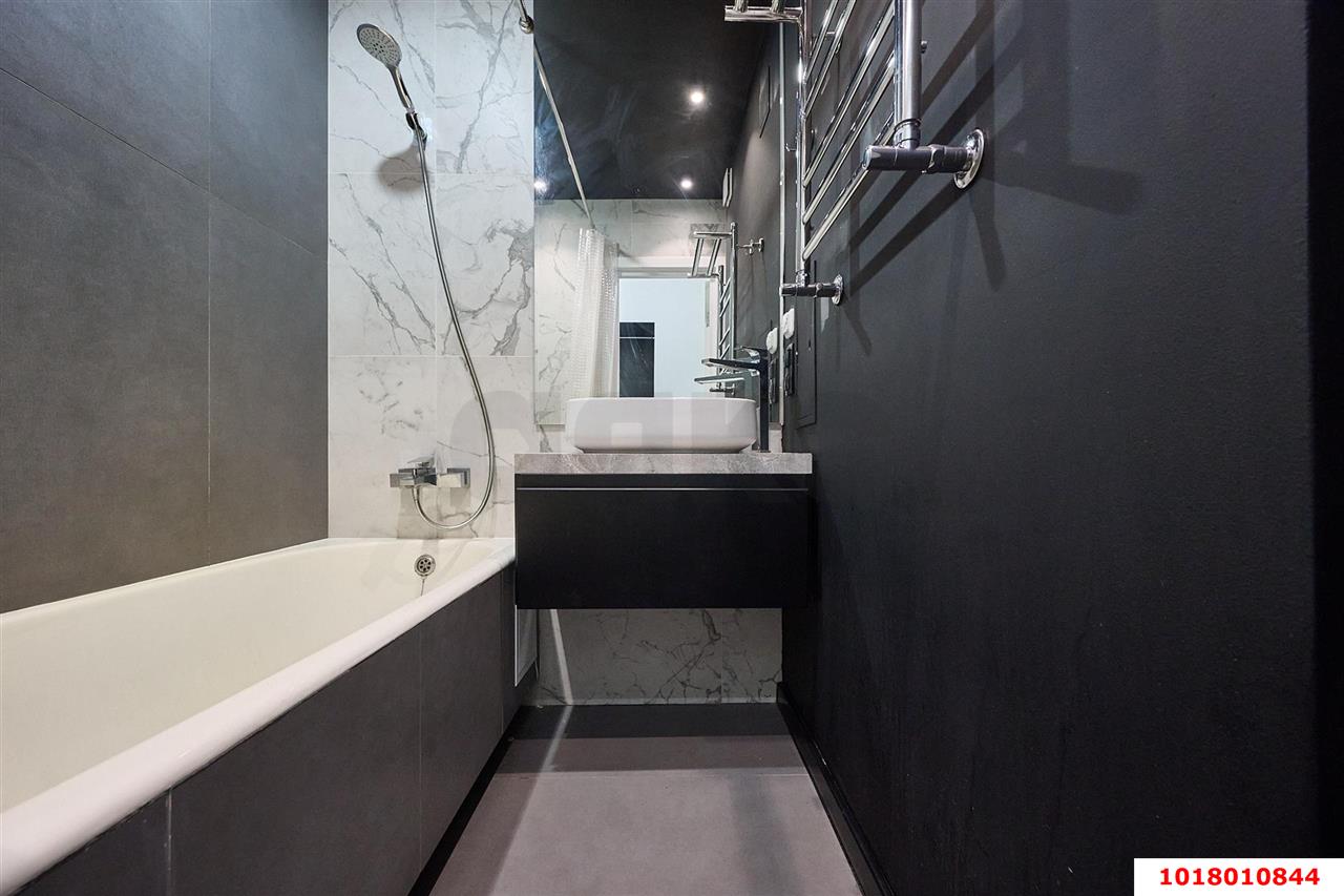 Фото №5: 3-комнатная квартира <span class="whitespace-nowrap">74 м²</span>, <span class="whitespace-nowrap">6/16 эт.</span> - Краснодар, Карасунский внутригородской округ, мкр. Черёмушки, ул. Ставропольская, 107/10