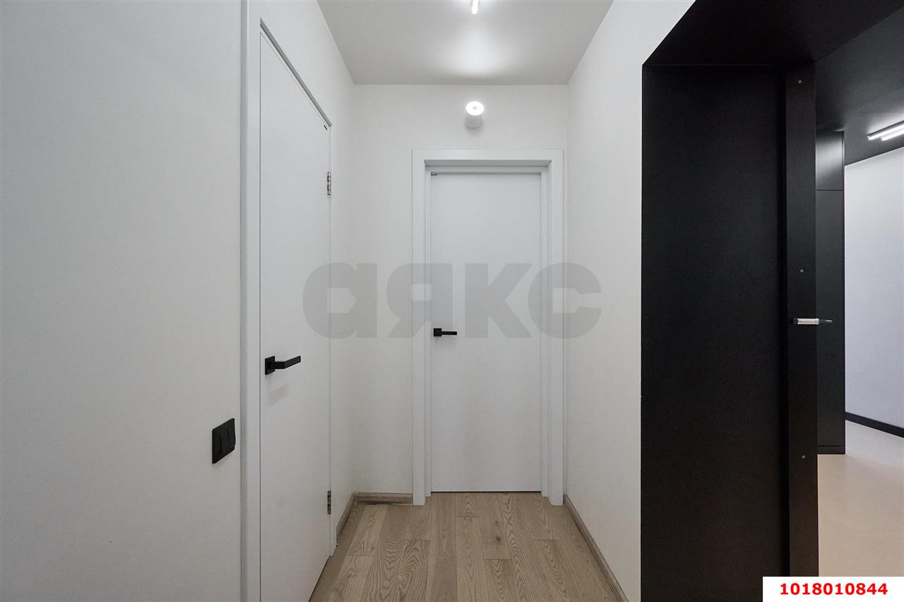 Фото №10: 3-комнатная квартира <span class="whitespace-nowrap">74 м²</span>, <span class="whitespace-nowrap">6/16 эт.</span> - Краснодар, Карасунский внутригородской округ, мкр. Черёмушки, ул. Ставропольская, 107/10