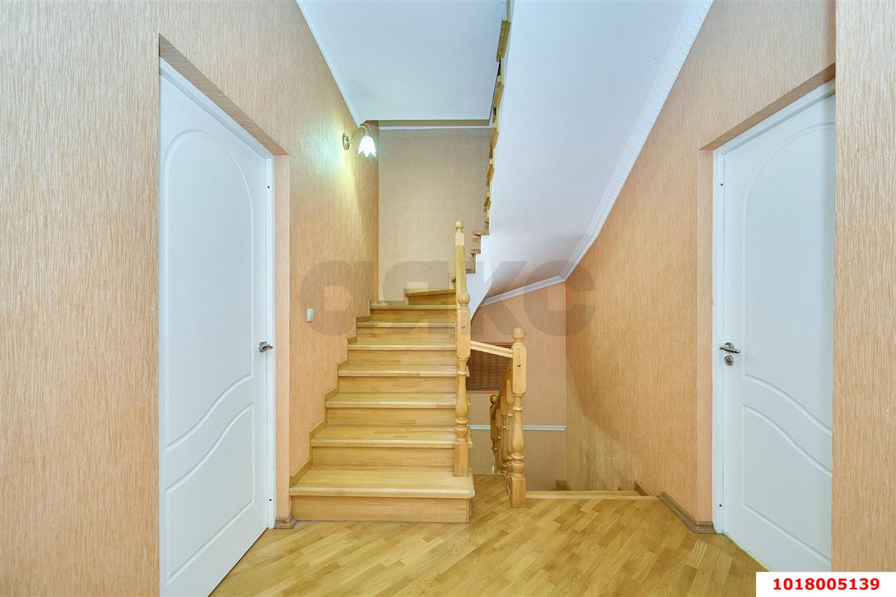 Фото №10: Дом <span class="whitespace-nowrap">138 м²</span> <span class="whitespace-nowrap">+ 6.3 сот.</span>, <span class="whitespace-nowrap">2 эт.</span> - Краснодар, Западный внутригородской округ, мкр. Фестивальный, ул. Воровского, 138