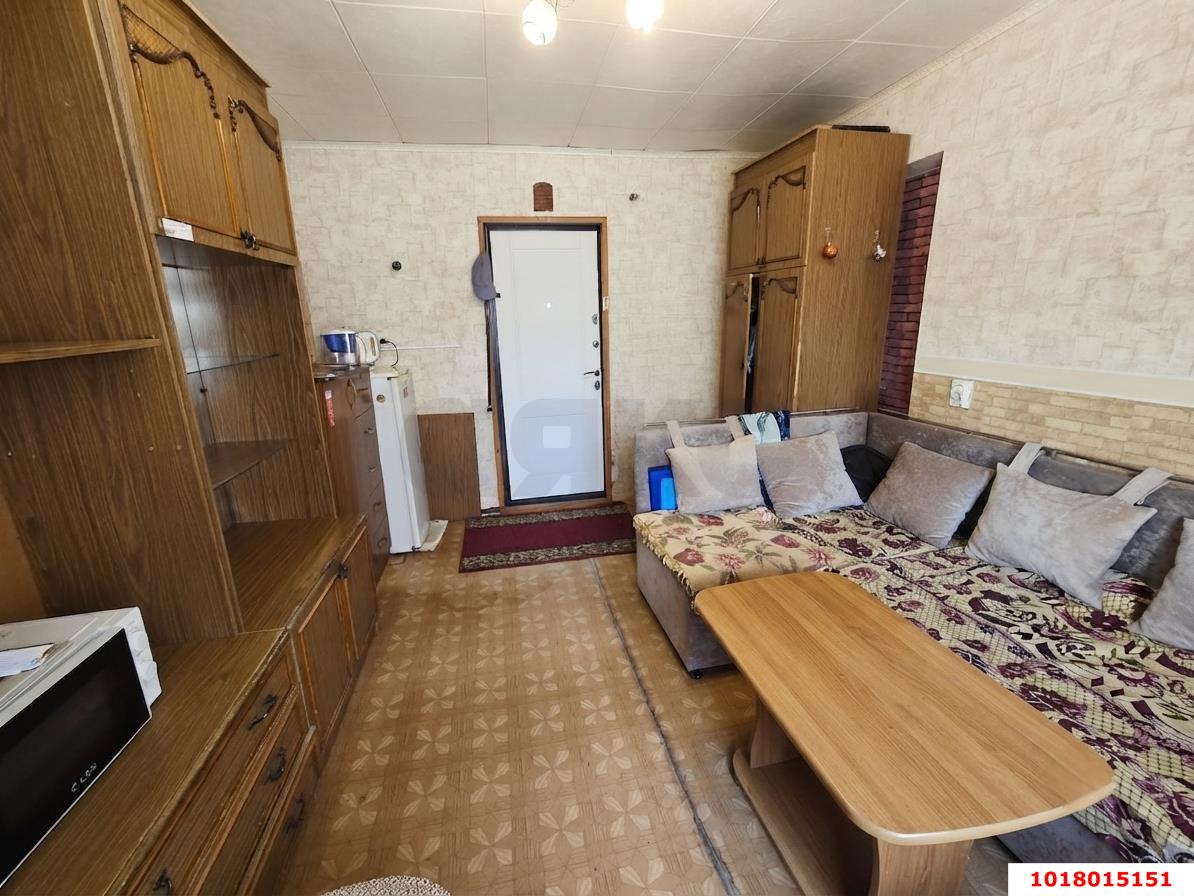 Фото №2: Комната <span class="whitespace-nowrap">12 м²</span>, <span class="whitespace-nowrap">4/9 эт.</span> - Краснодар, Карасунский внутригородской округ, мкр. Хлопчато-бумажный Комбинат, ул. Стасова, 187