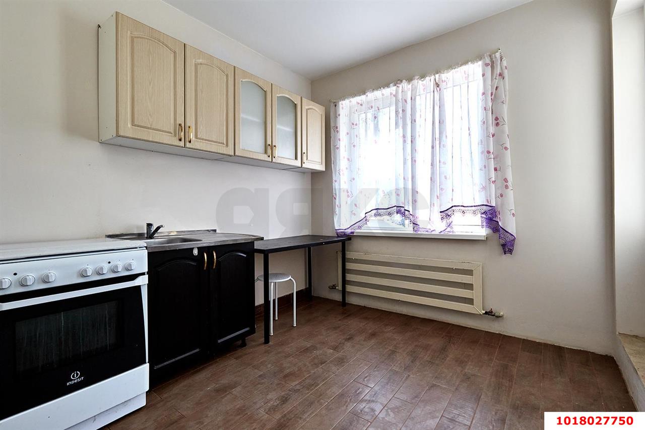 Фото №6: 1-комнатная квартира <span class="whitespace-nowrap">36 м²</span>, <span class="whitespace-nowrap">3/4 эт.</span> - Краснодар, Прикубанский внутригородской округ, мкр. Новый, ул. Хлебосольная, 8