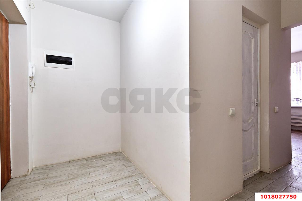 Фото №9: 1-комнатная квартира <span class="whitespace-nowrap">36 м²</span>, <span class="whitespace-nowrap">3/4 эт.</span> - Краснодар, Прикубанский внутригородской округ, мкр. Новый, ул. Хлебосольная, 8