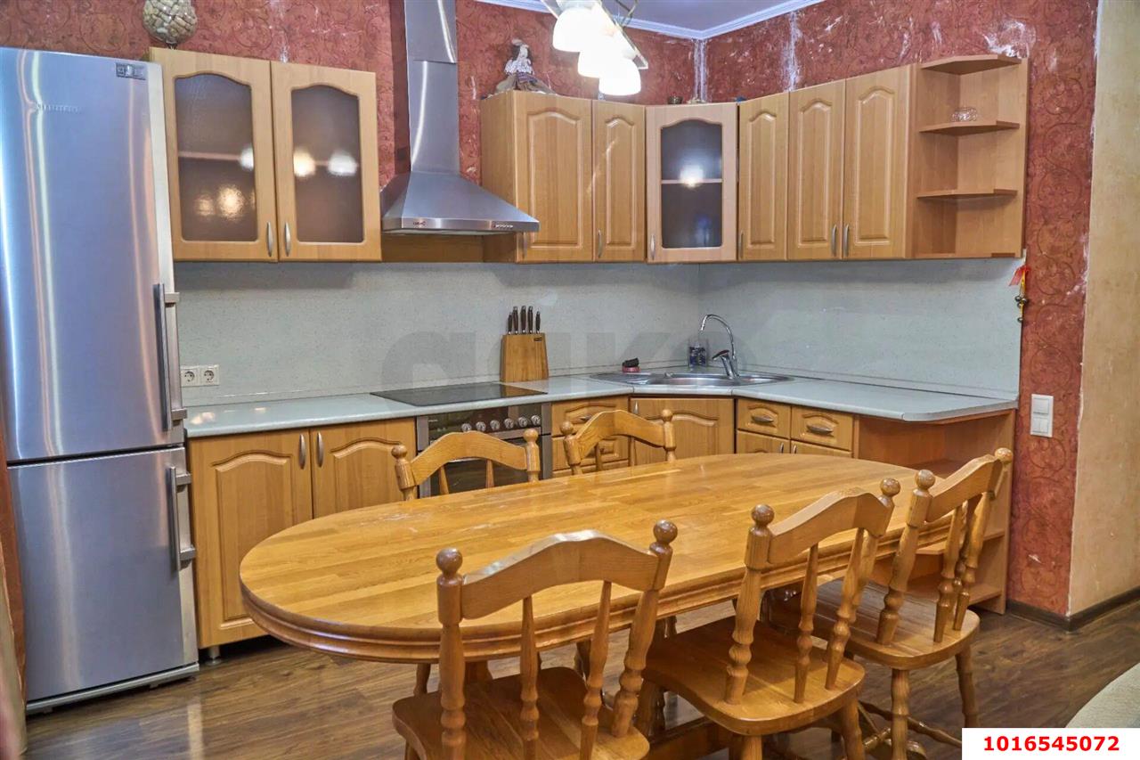 Фото №3: 3-комнатная квартира <span class="whitespace-nowrap">112 м²</span>, <span class="whitespace-nowrap">5/6 эт.</span> - Краснодар, Западный внутригородской округ, мкр. Юбилейный, пр-кт Чекистов, 6
