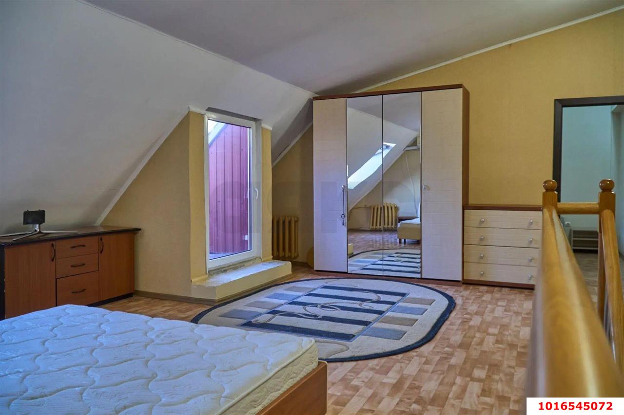 Фото №9: 3-комнатная квартира <span class="whitespace-nowrap">112 м²</span>, <span class="whitespace-nowrap">5/6 эт.</span> - Краснодар, Западный внутригородской округ, мкр. Юбилейный, пр-кт Чекистов, 6