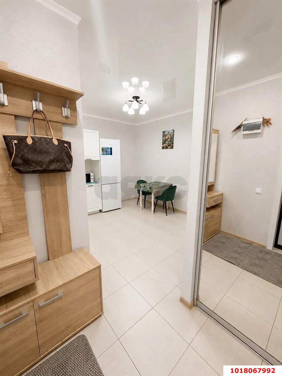 Фото №3: 2-комнатная квартира <span class="whitespace-nowrap">42 м²</span>, <span class="whitespace-nowrap">1/9 эт.</span> - Краснодар, Прикубанский внутригородской округ, имени Петра Метальникова, мкр. ЖК Любимый Дом, ул. Московская, 133к4