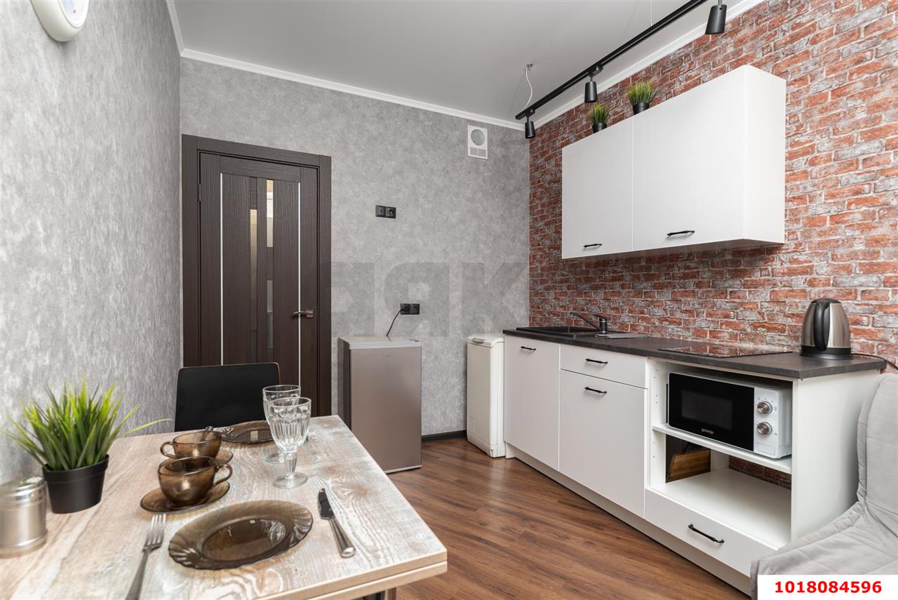 Фото №1: 1-комнатная квартира <span class="whitespace-nowrap">42 м²</span>, <span class="whitespace-nowrap">6/18 эт.</span> - Краснодар, Прикубанский внутригородской округ, имени Петра Метальникова, мкр. жилой комплекс Инсити, ул. Евгении Жигуленко, 11/2