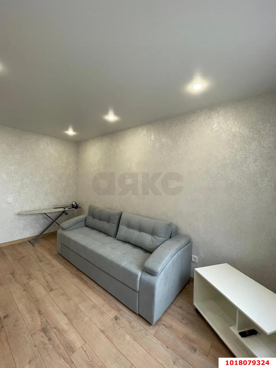 Фото №3: 1-комнатная квартира <span class="whitespace-nowrap">32 м²</span>, <span class="whitespace-nowrap">10/20 эт.</span> - Краснодар, Прикубанский внутригородской округ, мкр. жилой комплекс Самолёт-4, ул. Ивана Беличенко