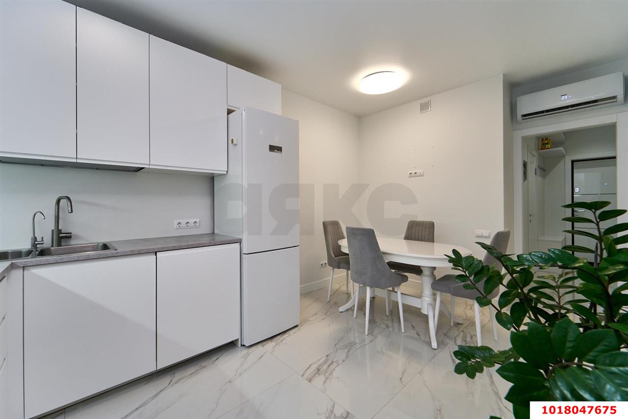 Фото №4: 2-комнатная квартира <span class="whitespace-nowrap">54 м²</span>, <span class="whitespace-nowrap">14/24 эт.</span> - Краснодар, Карасунский внутригородской округ, Черёмушки, мкр. ЖК Рекорд, ул. Новороссийская, 90/2к2
