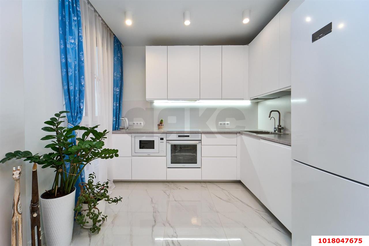 Фото №2: 2-комнатная квартира <span class="whitespace-nowrap">54 м²</span>, <span class="whitespace-nowrap">14/24 эт.</span> - Краснодар, Карасунский внутригородской округ, Черёмушки, мкр. ЖК Рекорд, ул. Новороссийская, 90/2к2