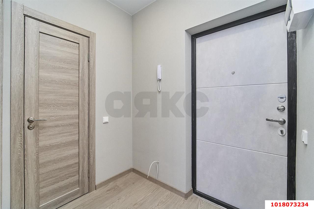 Фото №3: 1-комнатная квартира <span class="whitespace-nowrap">35 м²</span>, <span class="whitespace-nowrap">4/18 эт.</span> - Краснодар, Карасунский внутригородской округ, мкр. ЖК Смородина, ул. имени Владимира Жириновского, 3
