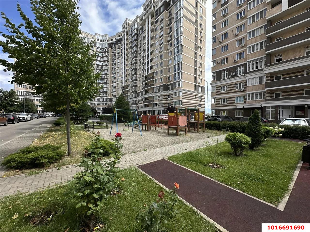 Фото №1: 1-комнатная квартира <span class="whitespace-nowrap">33 м²</span>, <span class="whitespace-nowrap">3/12 эт.</span> - Краснодар, Прикубанский внутригородской округ, мкр. ЖК Красная Площадь, ул. Конгрессная, 21