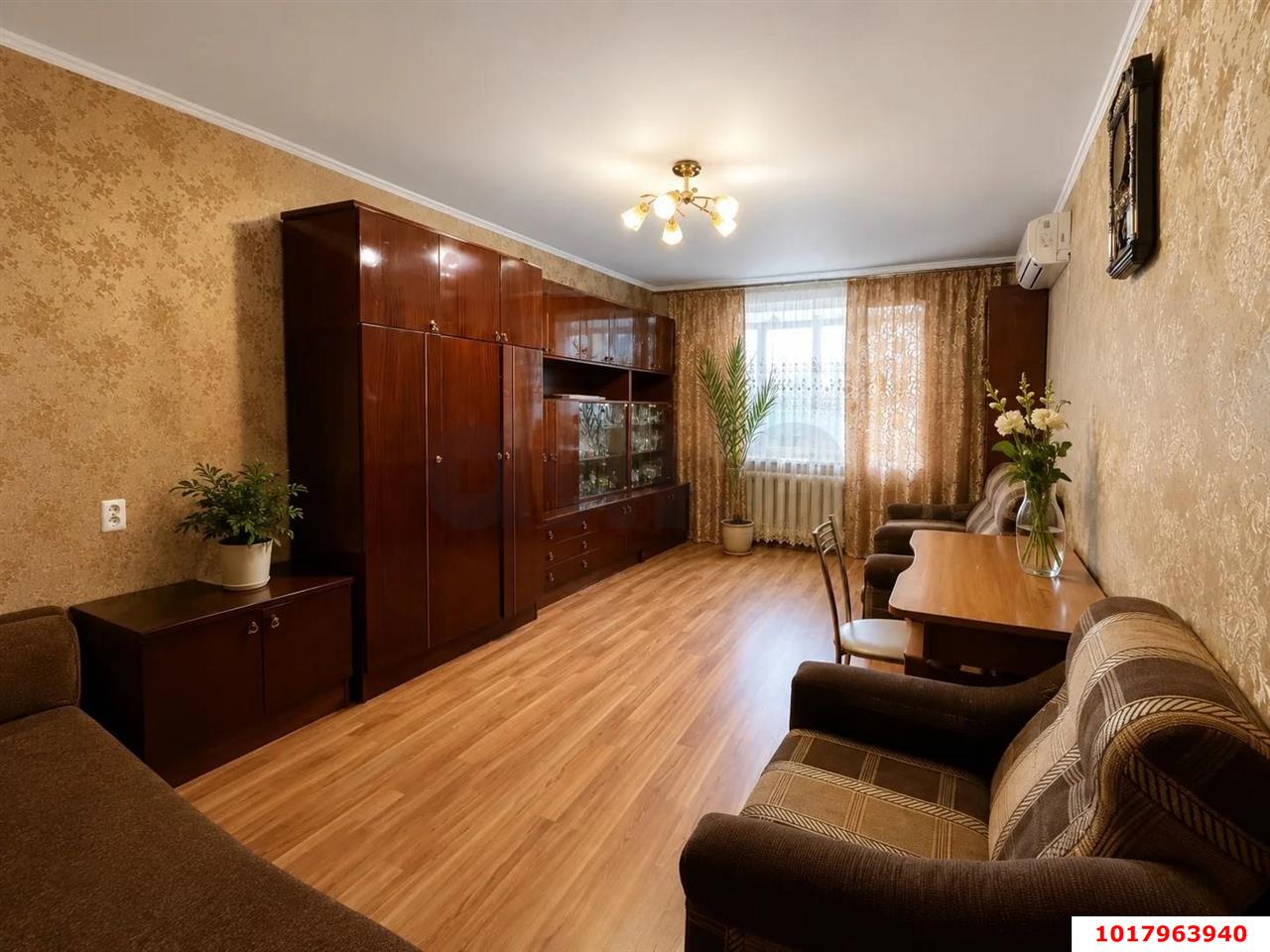 Фото №1: 3-комнатная квартира <span class="whitespace-nowrap">74 м²</span>, <span class="whitespace-nowrap">4/9 эт.</span> - Краснодар, Прикубанский внутригородской округ, мкр. Завод Измерительных Приборов, ул. имени 40-летия Победы, 37/2