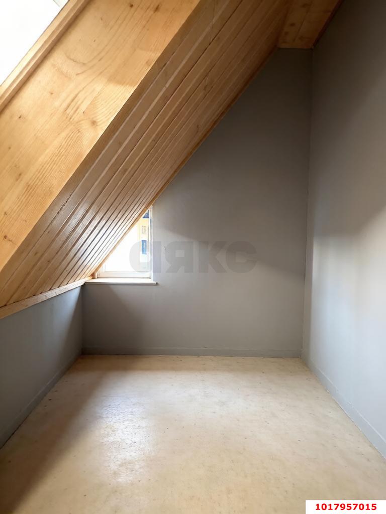 Фото №7: Дом <span class="whitespace-nowrap">80 м²</span> <span class="whitespace-nowrap">+ 0.8 сот.</span>, <span class="whitespace-nowrap">2 эт.</span> - Краснодар, Центральный внутригородской округ, мкр. Центральный, ул. Садовая, 95