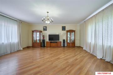 Фото №1: Дом <span class="whitespace-nowrap">198 м²</span> <span class="whitespace-nowrap">+ 4.5 сот.</span>, <span class="whitespace-nowrap">3 эт.</span> - Краснодар, мкр. СНТ № 1, ул. Северная, 711